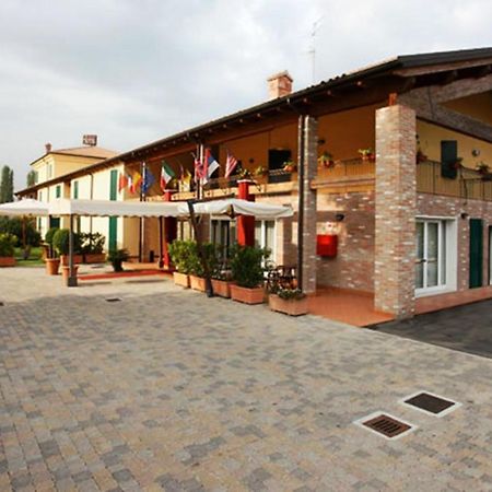 Hotel Gabarda Карпи Экстерьер фото