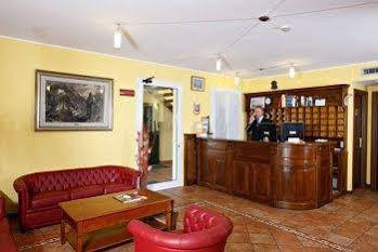 Hotel Gabarda Карпи Экстерьер фото